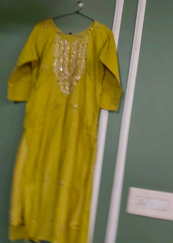 Beautiful Yellow Kurta with Embellishments