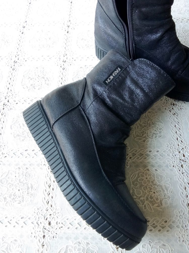 Black Boots