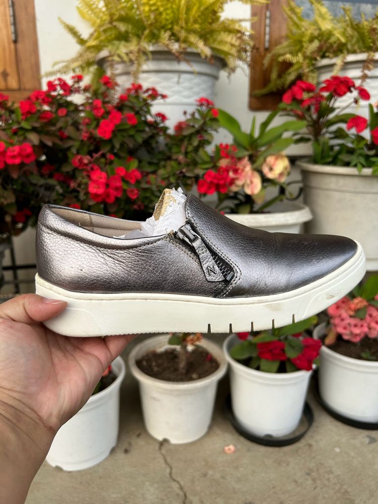 Naturaliser Slip In Shoe Original