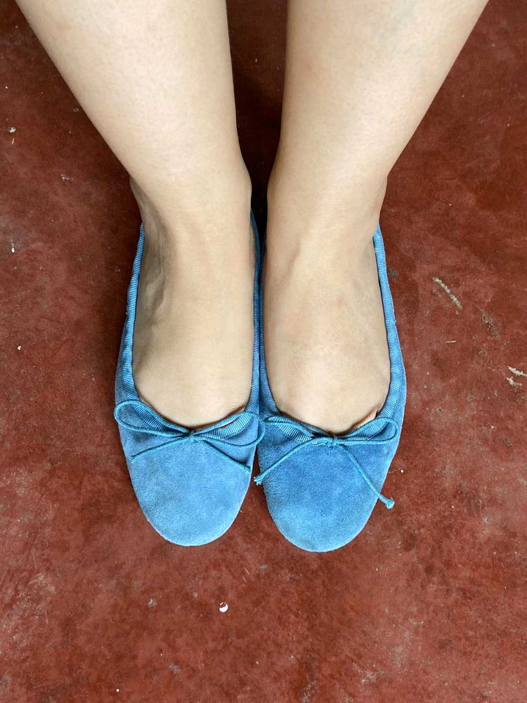 Chic  Galin Blue Suede Ballet Flats