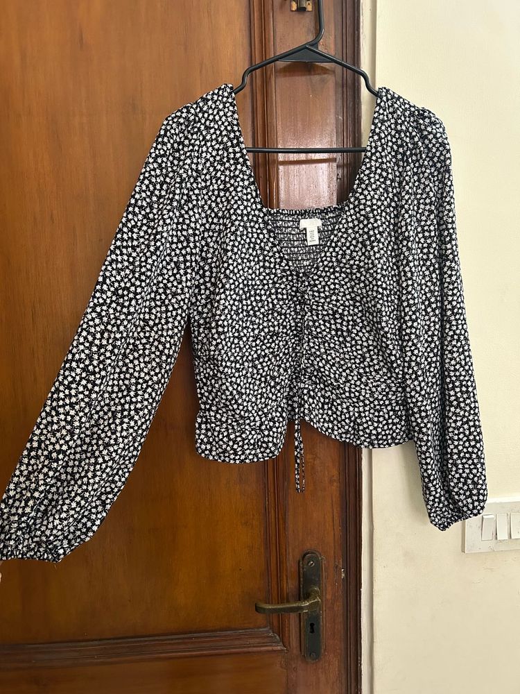 Chic Black &amp; White Ditsy Floral Blouse