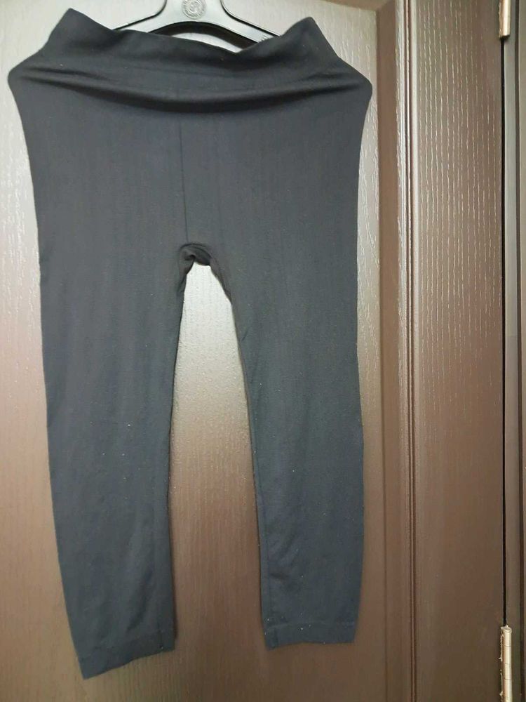 Black: Strechible Ankle Length Tights