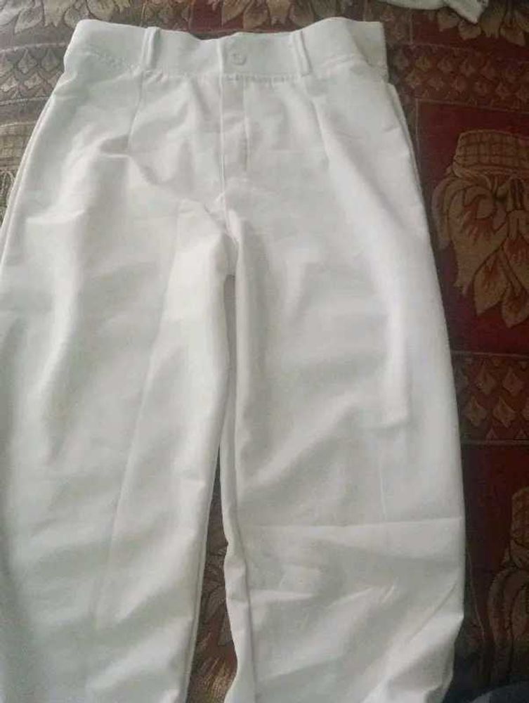 perfect white trouser for casual..