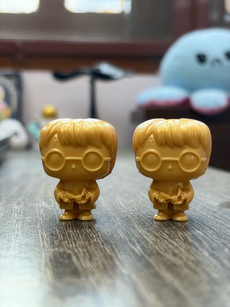 Golden Harry Potter kinderjoy collectable(1 piece)