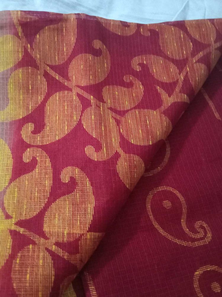 Elegant Maroon &amp; Gold Patterned Saree