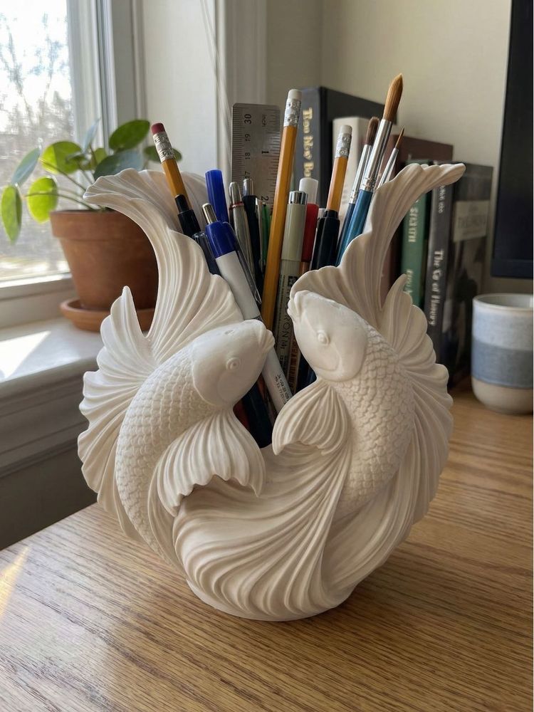 Decorative Fish Pen Holder