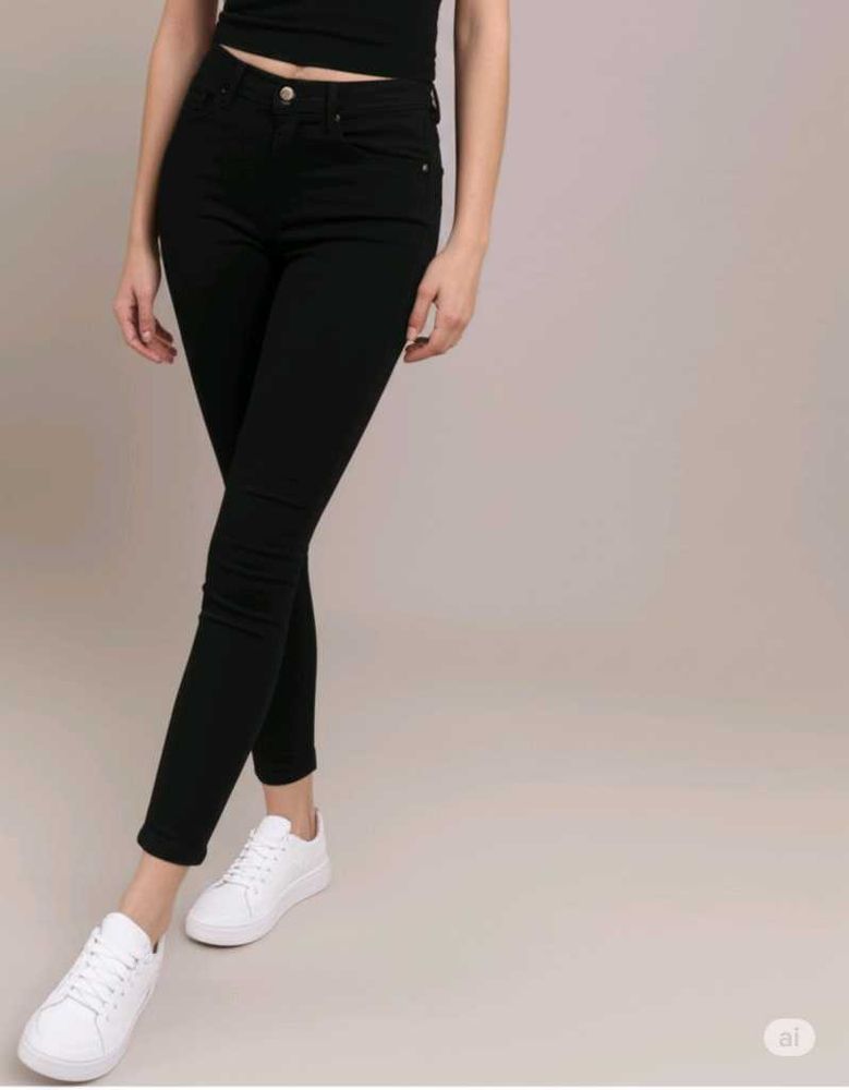 Black High-Waisted Jeans