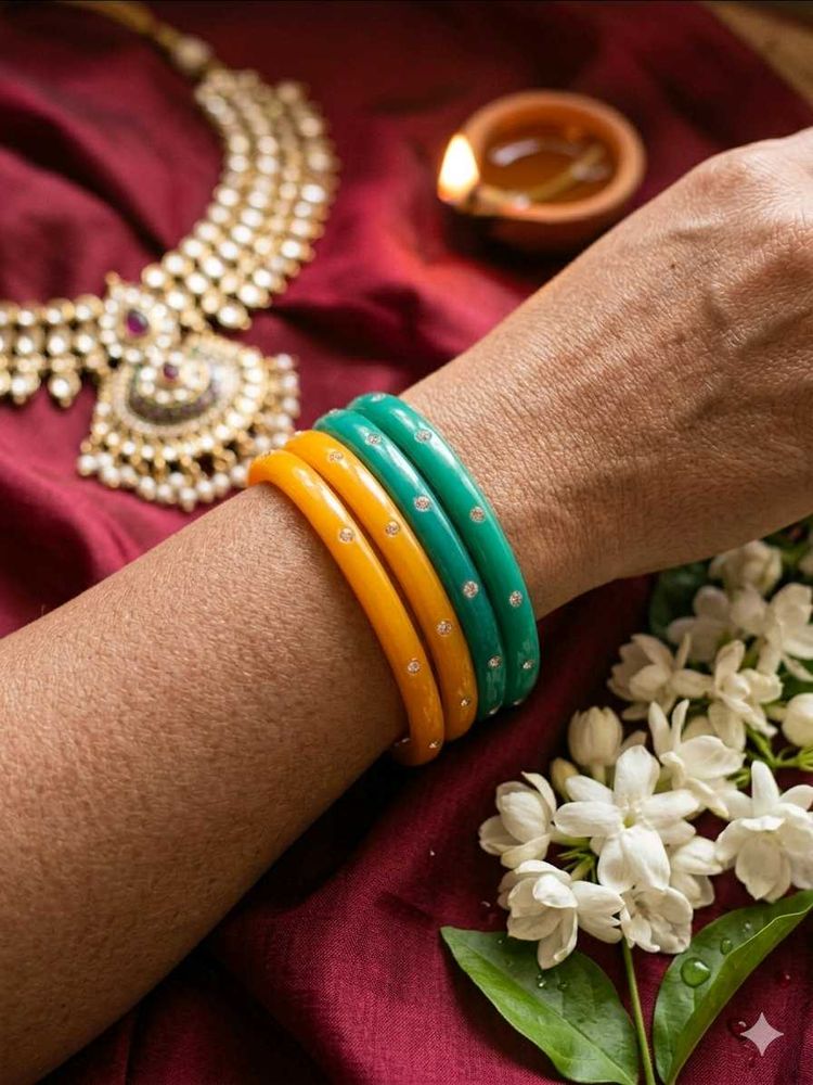 Set of 4 Bangles