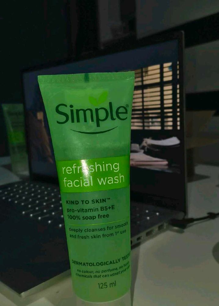 Simple Refreshing Facial Wash