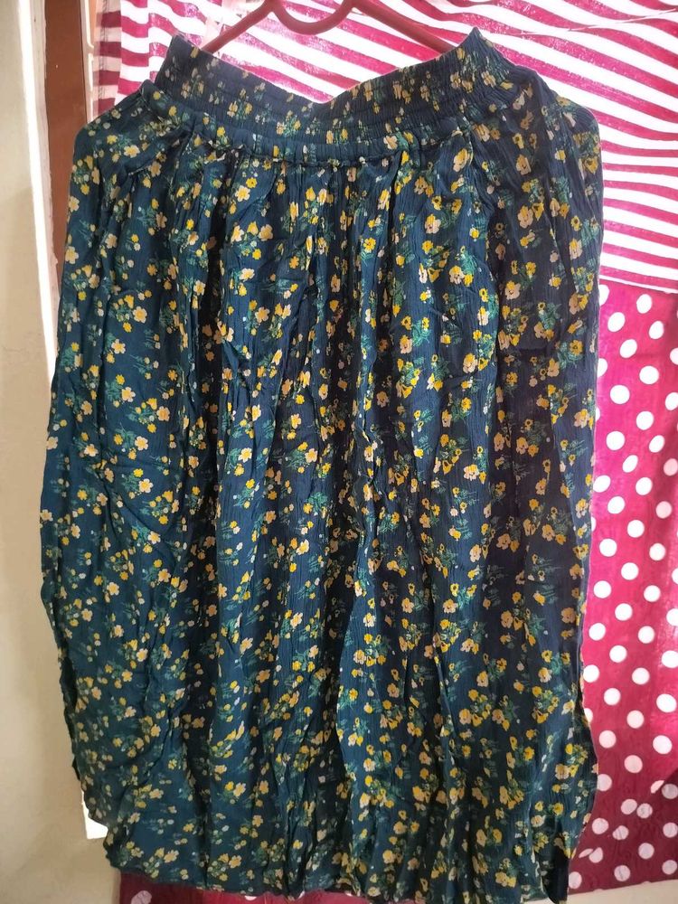 Chic Floral Print Midi Skirt