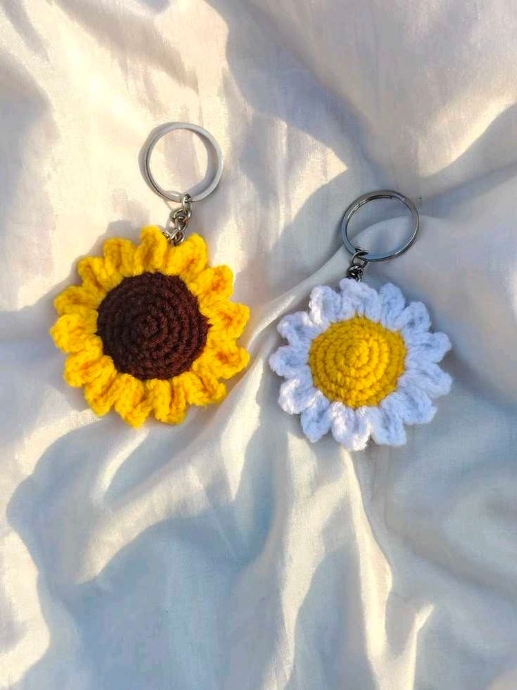 Crocheted Flower Keychains (Sunflower &amp; Daisy)