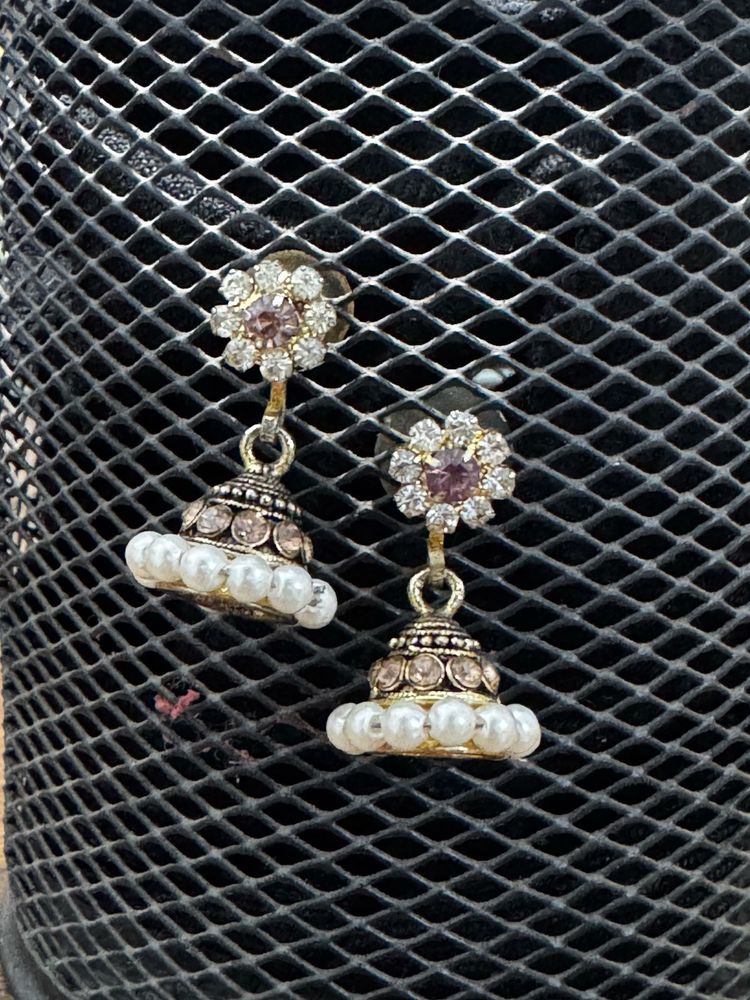 Exquisite Jhumka Earrings with Pearls
