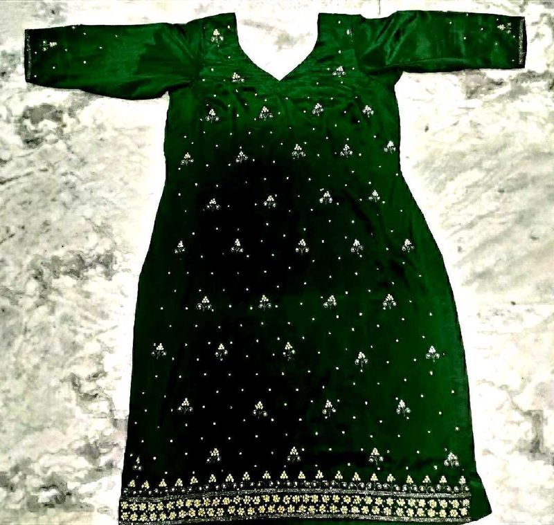 Elegant Green Embroidered Kurti