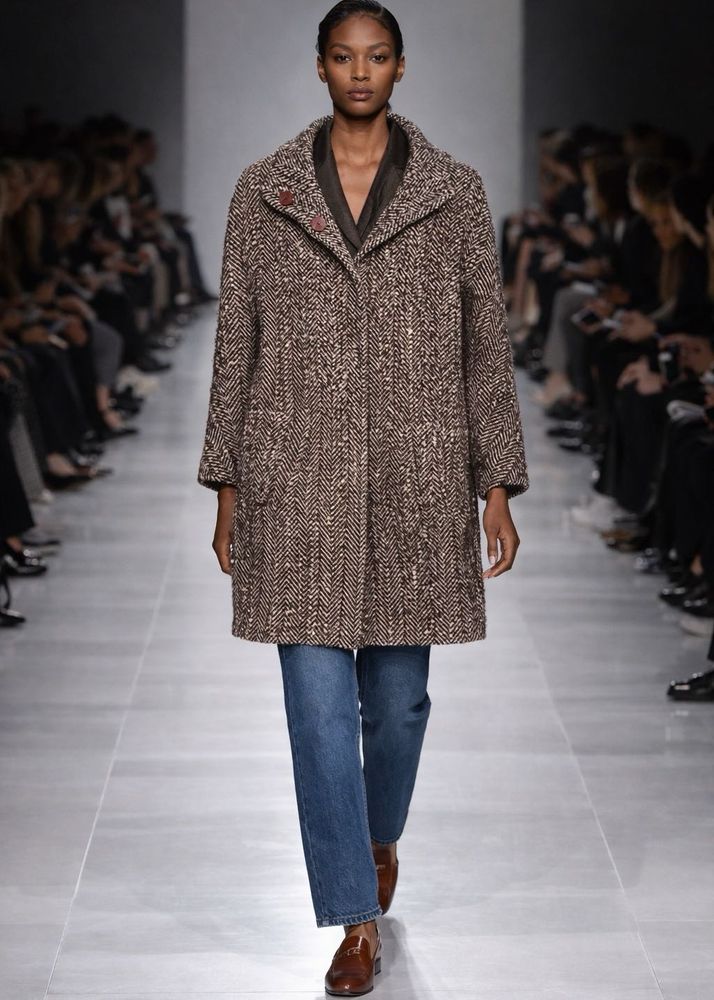 Elegant Brown Tweed Overcoat