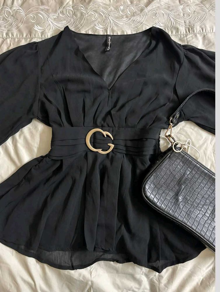 Chic Black V-Neck Peplum Top with Belt