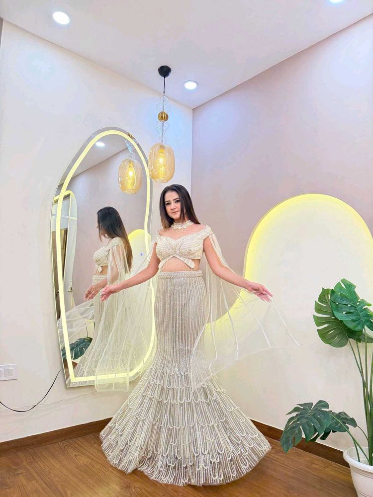 🤍White Shimmer Western Fishcut Lehenga🤍