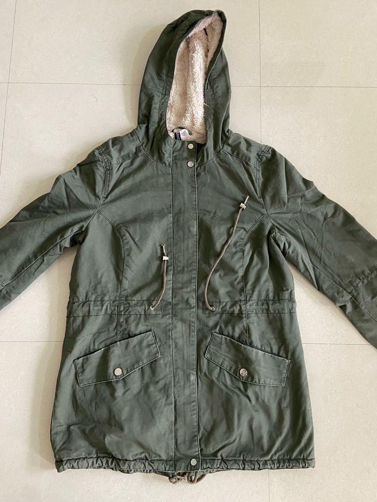 🚨Price Drop🚨H&amp;M Olive Green Hooded Jacket