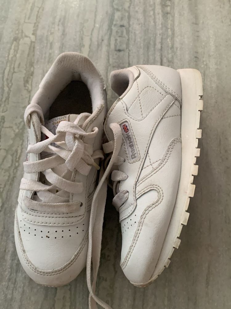 Reebok Classic White Sneakers unisex