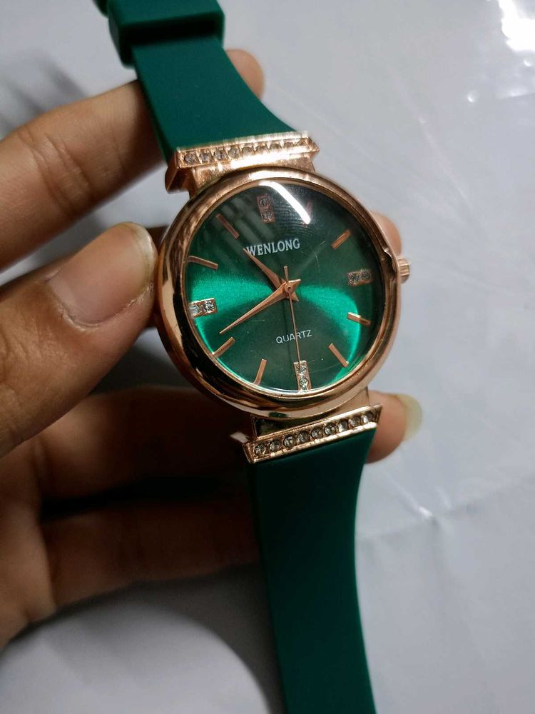 Stylish Green and Gold Watch