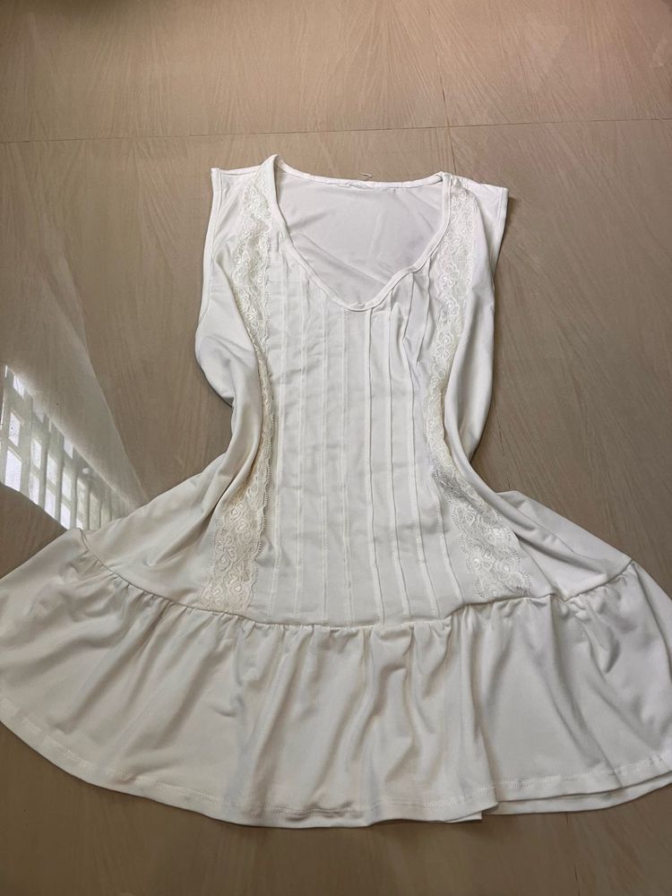 White Lace Trimmed V-Neck tops