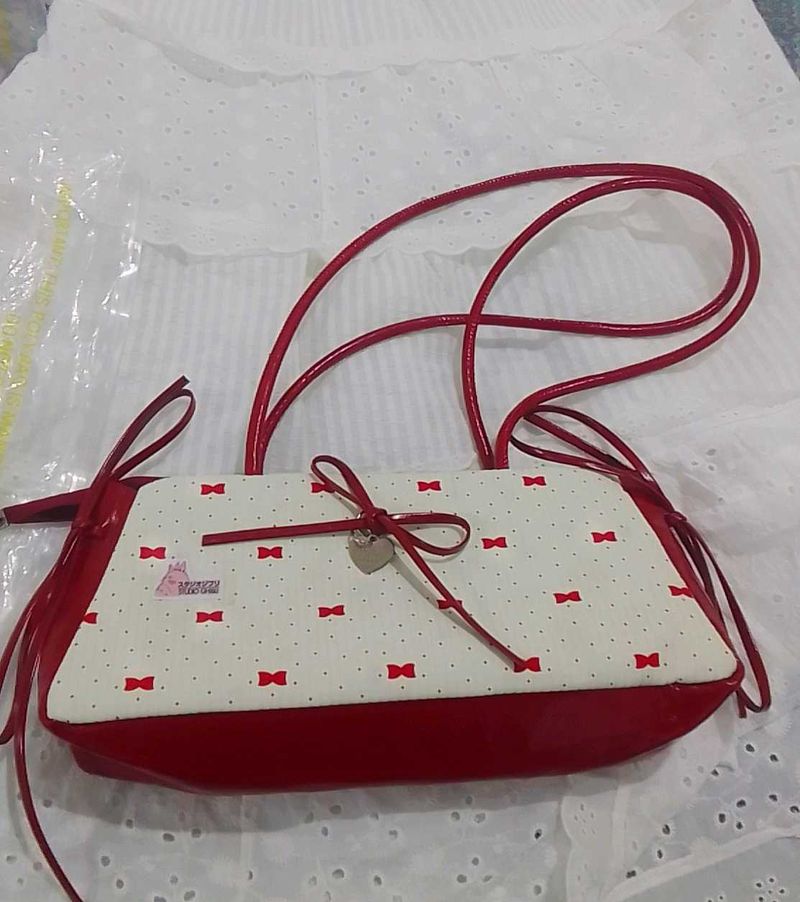 savana Charming Red &amp; White Bow Pattern Handbag