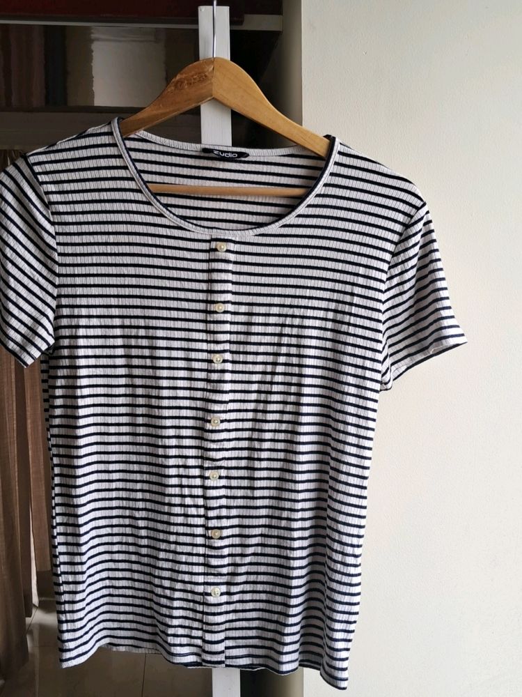 Audio Brand Vlack And Whitw Striped T Shirt XL