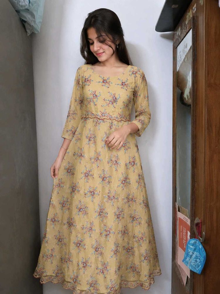 Elegant Yellow Floral Maxi Dress