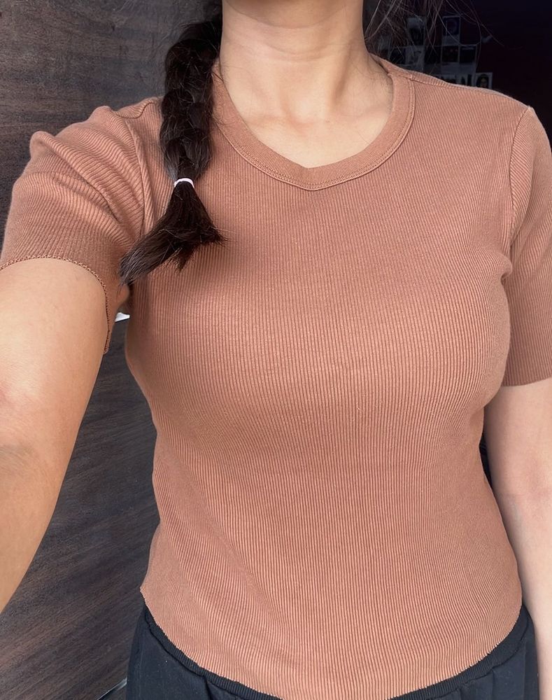 ribbed brown top