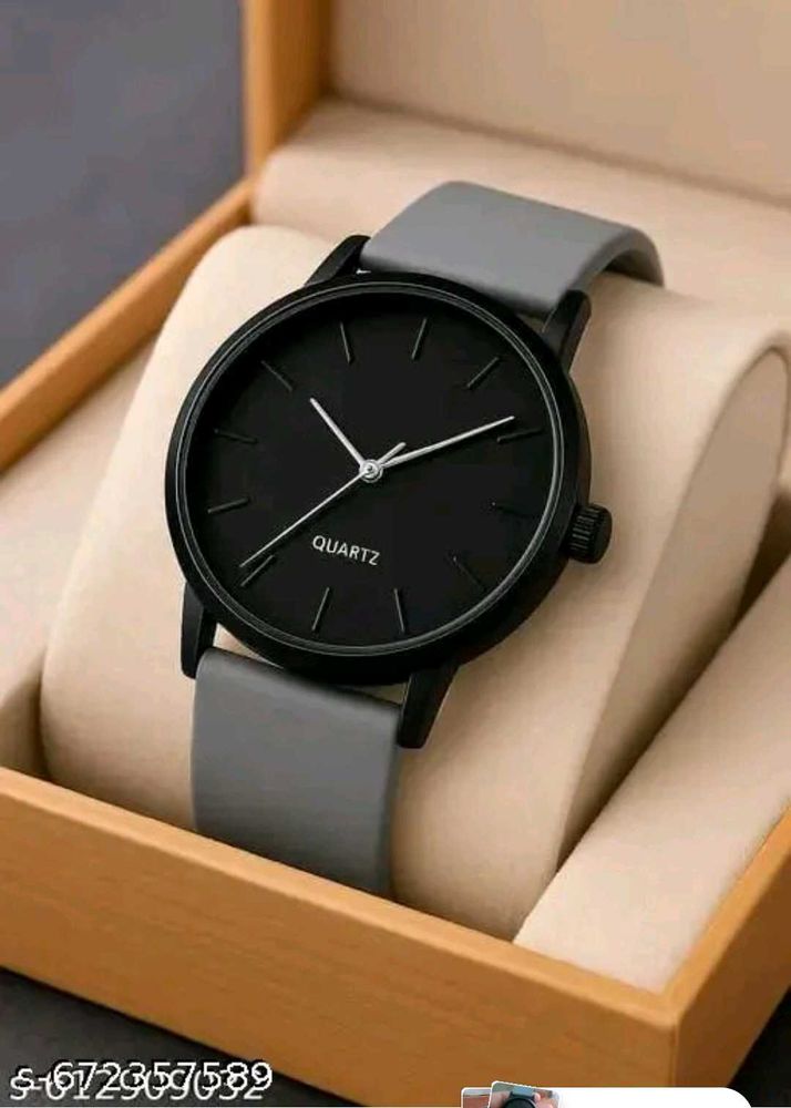 Minimalist Black Quartz Watch with Grey Strap
