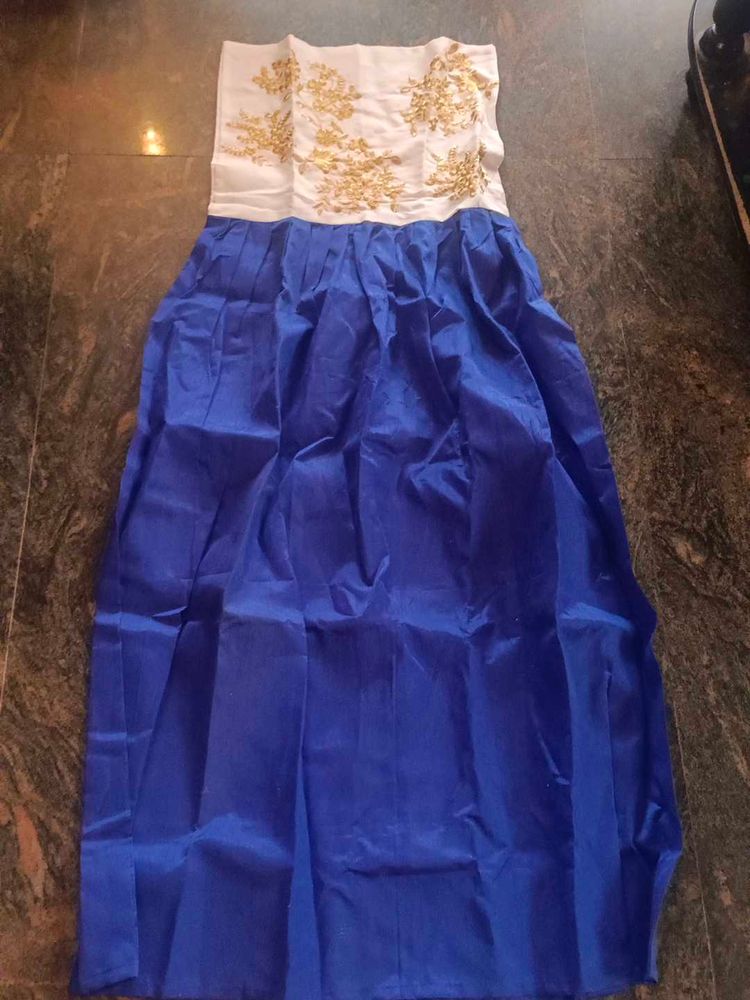 Beautiful Unstitched Long Gown🎀