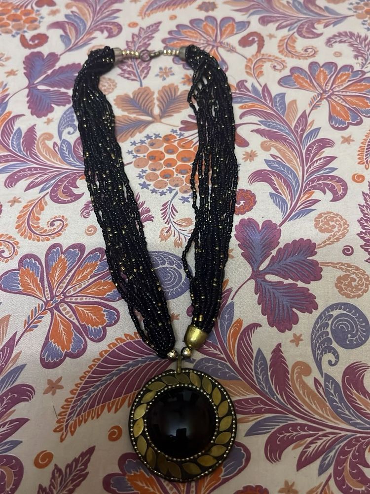 Chic Black Beaded Pendant Necklace