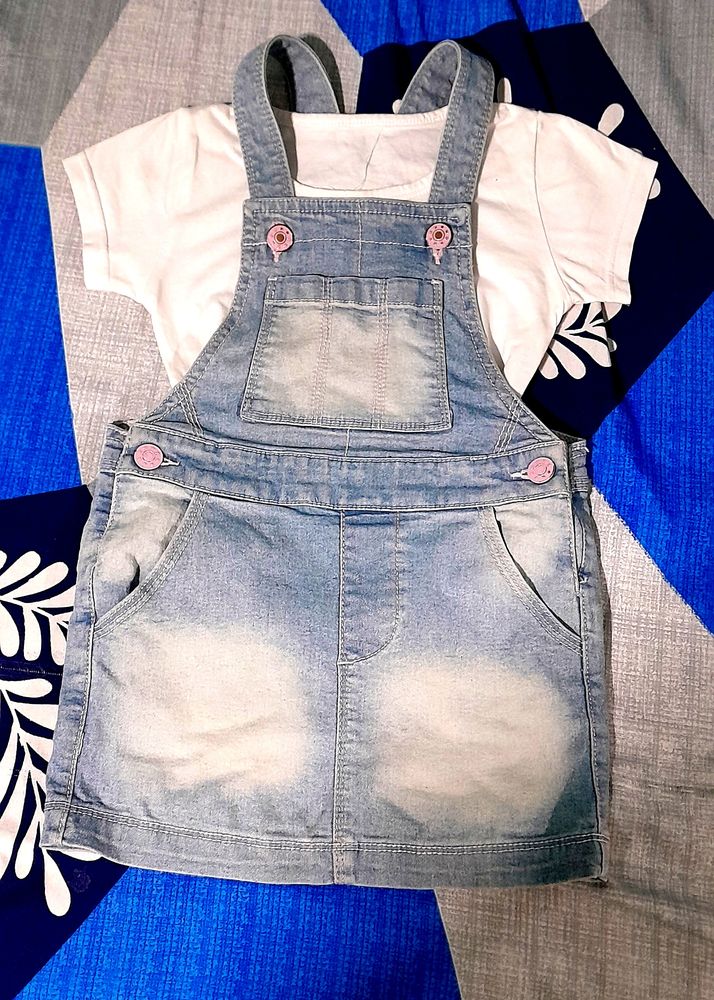 Combo Girl's Dungaree &amp; Tshirt For 3 To 4 Years