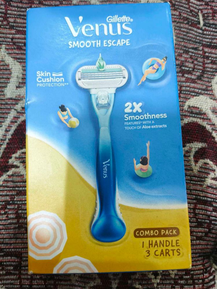 Gillette Venus Smooth Combo Razor plus 2 refills