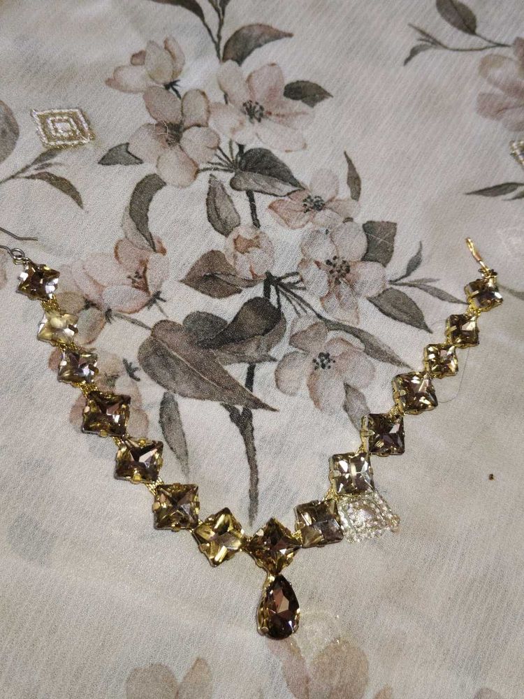 Elegant Gemstone Necklace Set