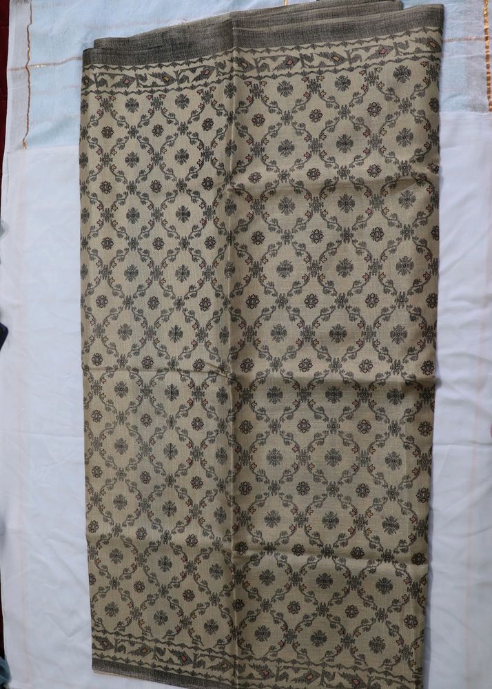 Pure Tissue Silk Saree With Beautiful Prints On It