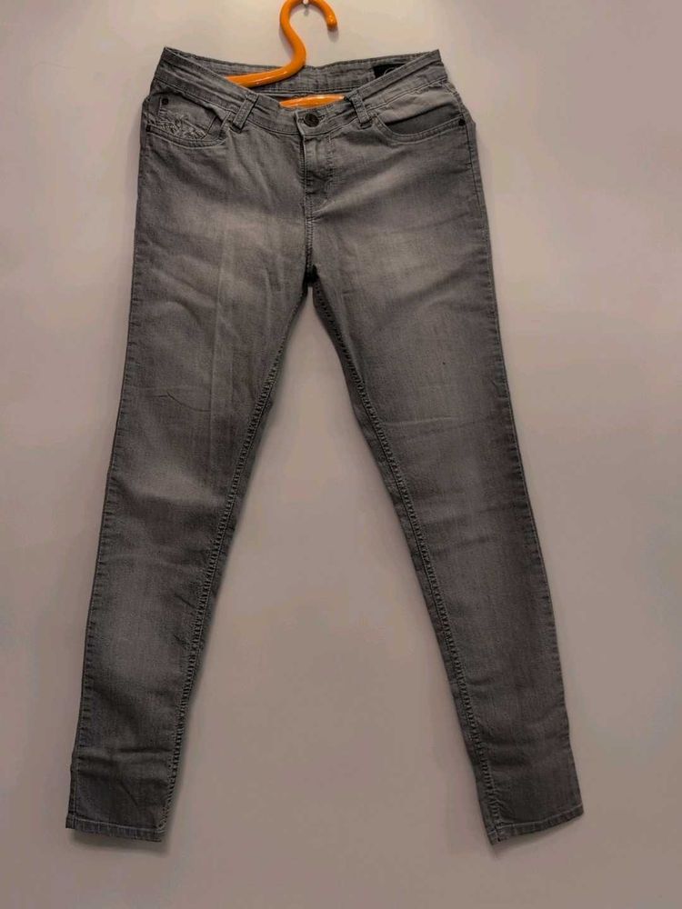 Gray Denim skin fit Jeans