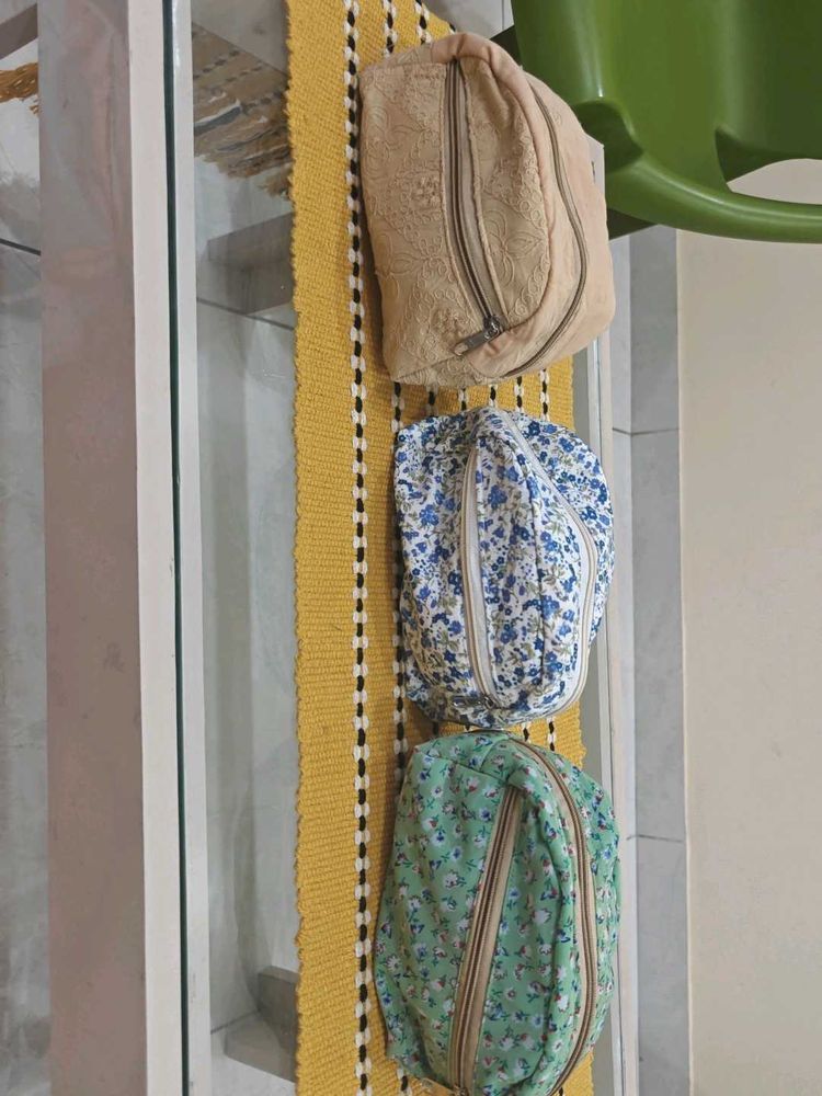 Set of 3 Cosmetic Bags