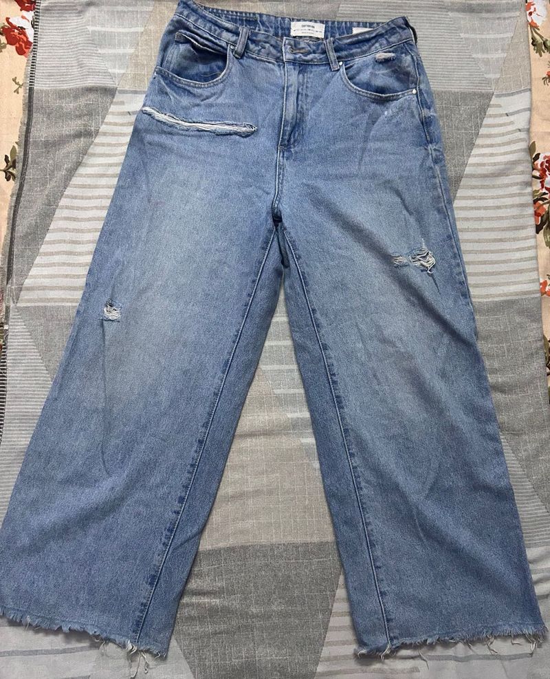 Distressed Wide Leg Jeans