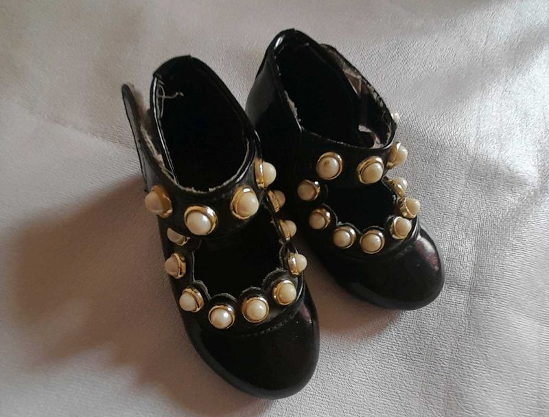 Black Shoe