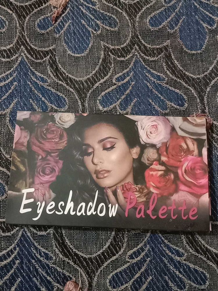 Eyeshadow Palette with Rose Design