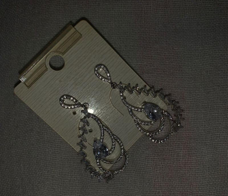 Elegant Crystal Drop Earrings