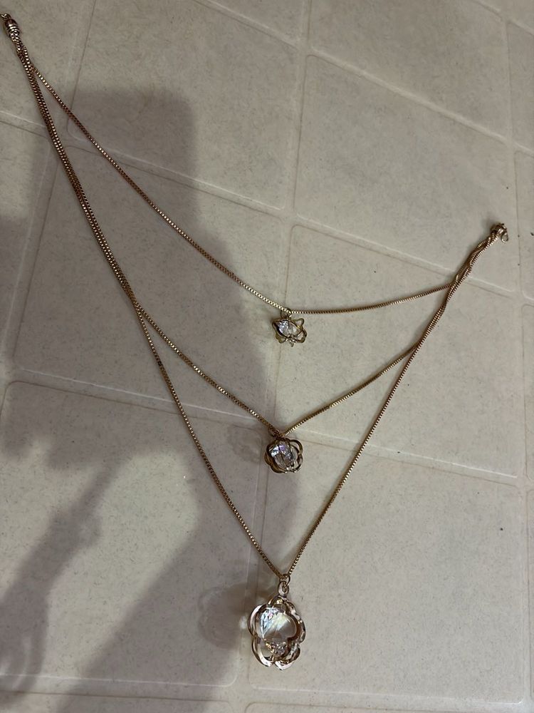 Layered Flower Pendant Necklace