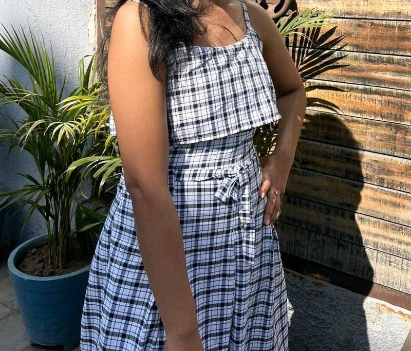 Chic Plaid Midi Dress| black n white