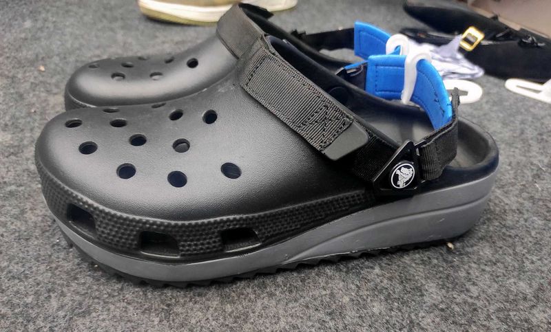 CAPE MODA HIKER CLOGS Crocs🎀