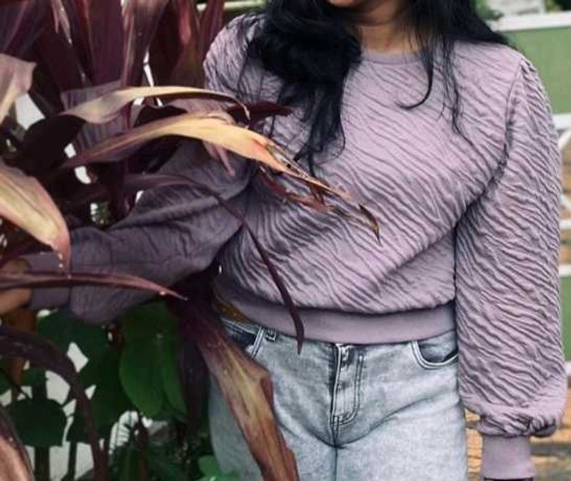 Women's Textured Crop Sweatshirt