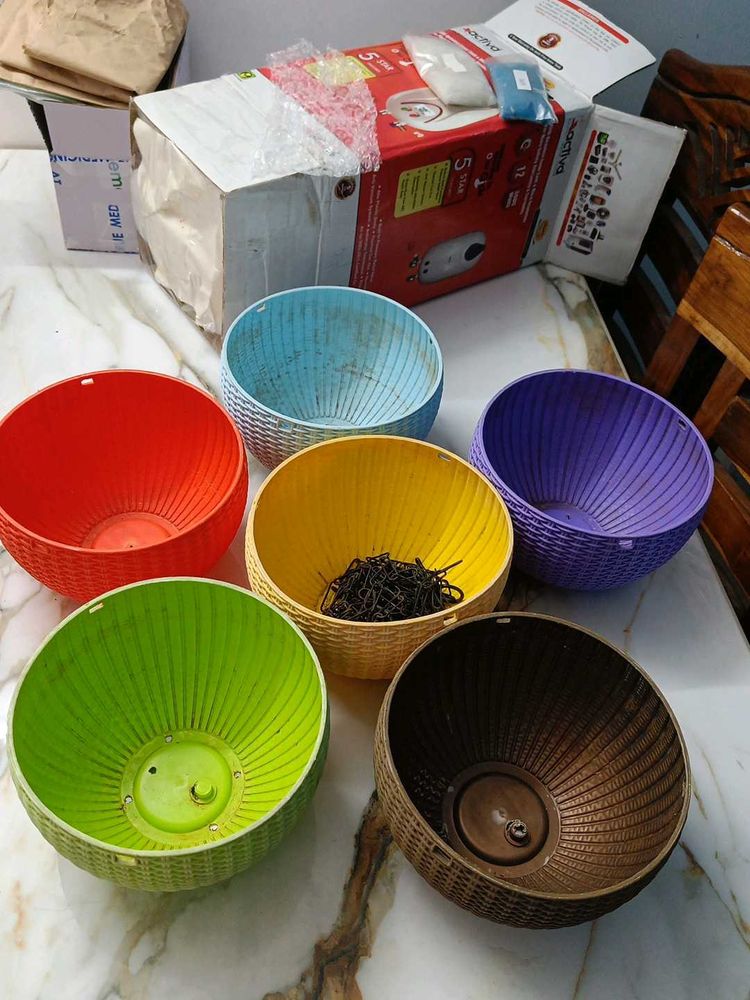 Colorful Plastic Plant Pots (Set of 5)