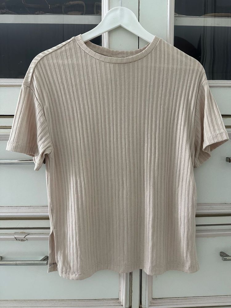 H&amp;M Ribbed Knit T-Shirt