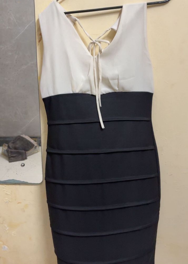 Chic Two-Tone Bodycon Dress