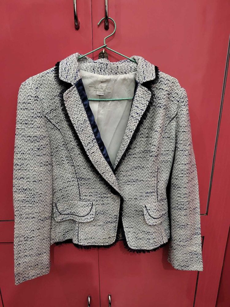 Textured Blazer - Perfect for any occasion!