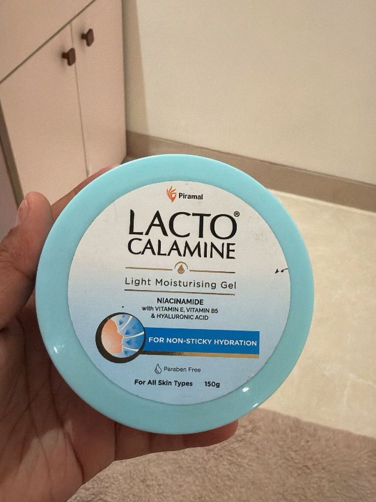 Lacto Calamine Light Moisturising Gel